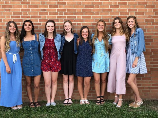 Tennis players receive end-of-season accolades
